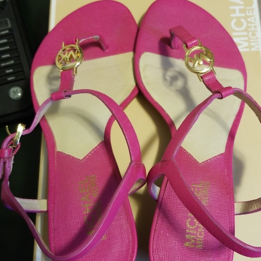 Shoes - Picture 2 of 9